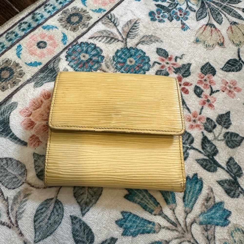Louis Vuitton Epi Wallet in Yellow GUC - Picture 7 of 11